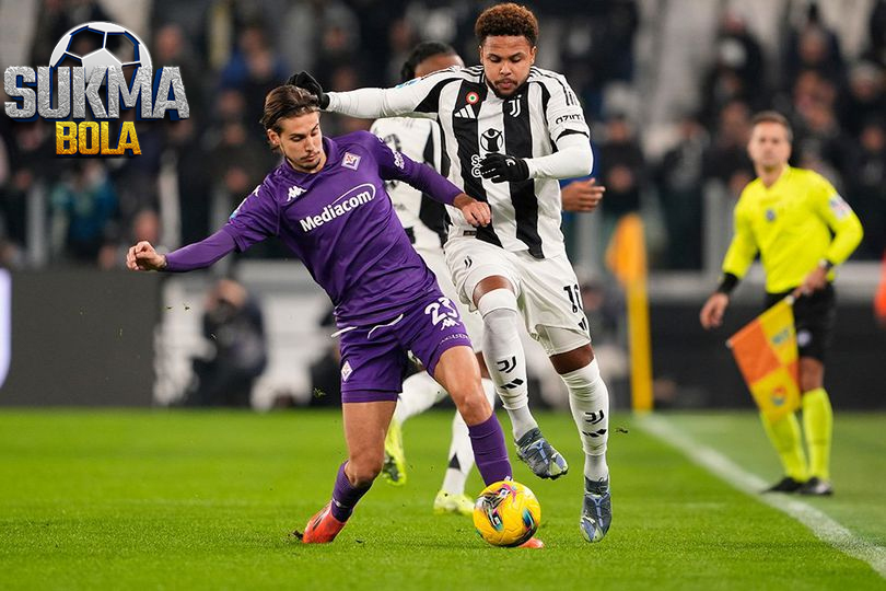 Duel antarpemain di laga Juventus vs Fiorentina, Serie A 2024/2025