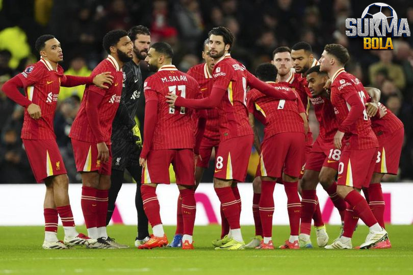 Para pemain Liverpool dalam pertandingan Premier League melawan Tottenham di Tottenham Hotspur Stadium, Minggu (22/12/2024)