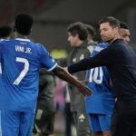 Pelukan yang Mengubah Narasi: Momen Indah Xabi Alonso dan Vinicius Junior Usai Real Madrid Bungkam Olympiacos 4-3